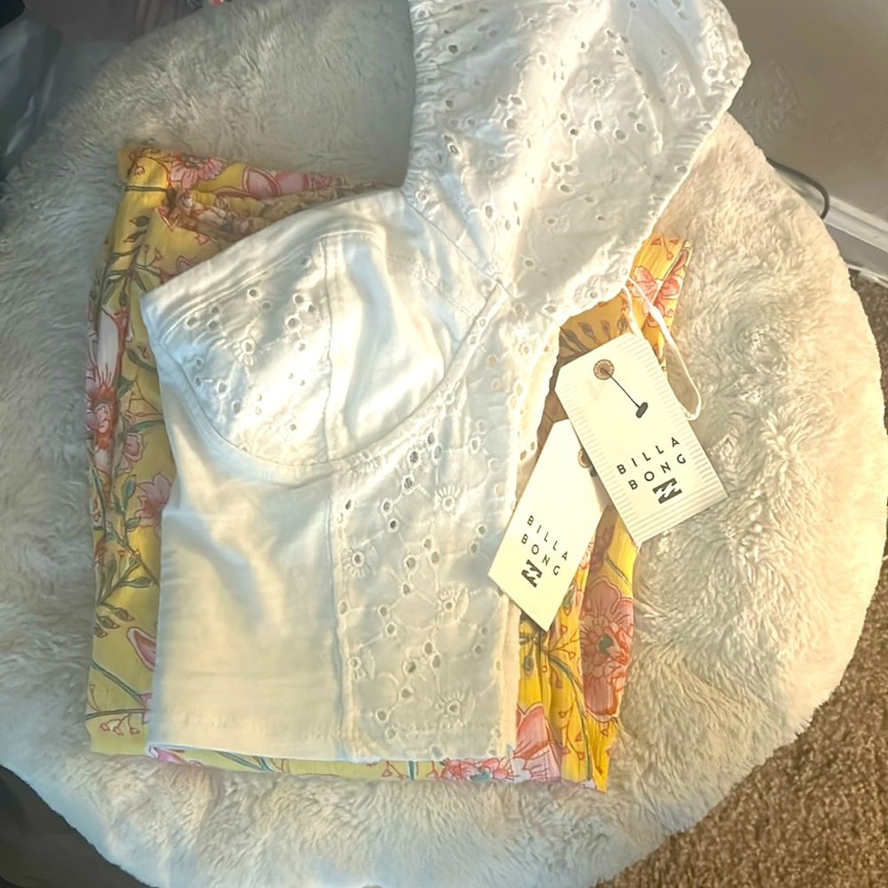 Women’s small Billabong Set!